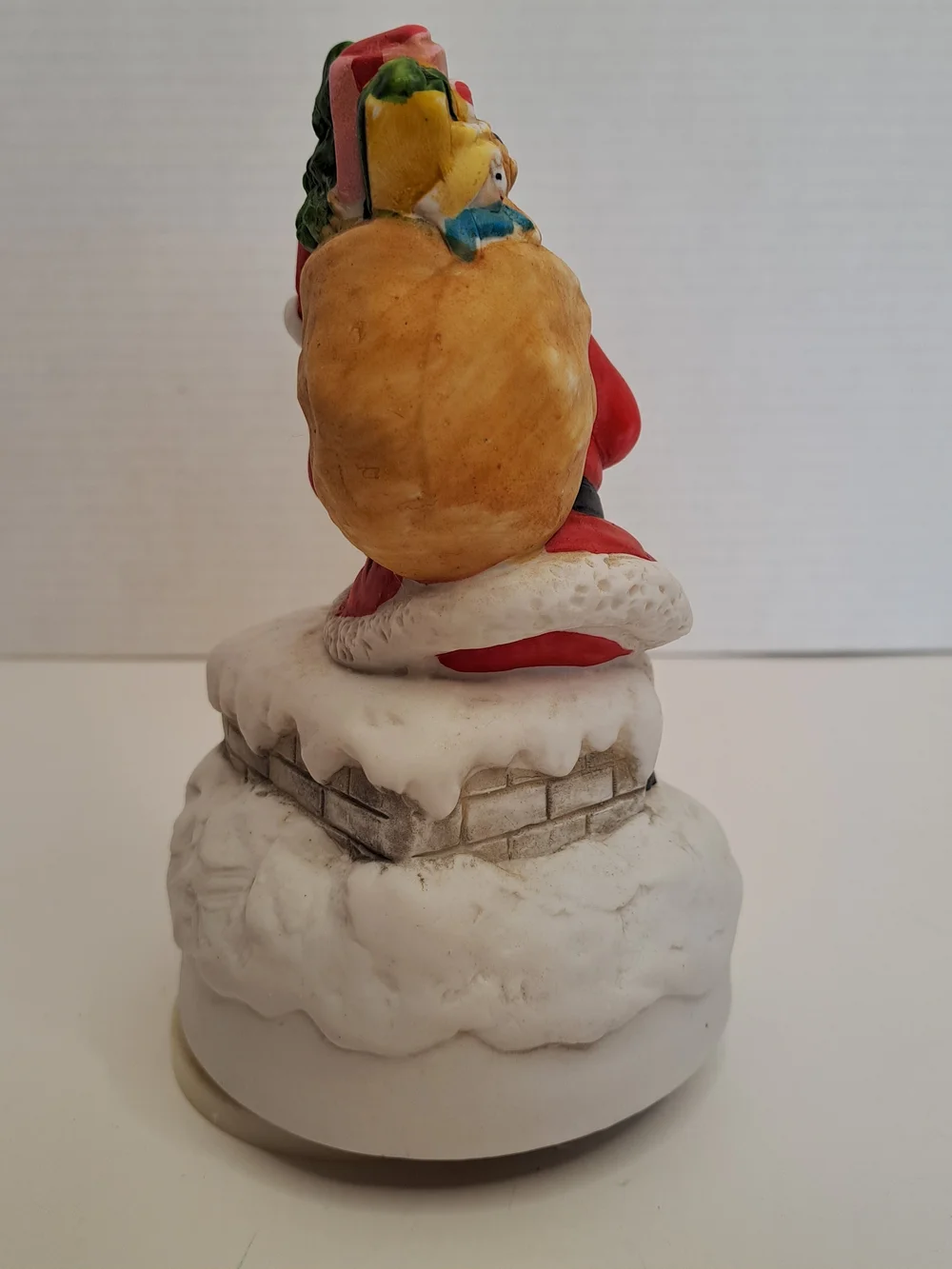 Vintage Silvestri Rooftop Santa Claus is Coming to Town Music Box Figurine